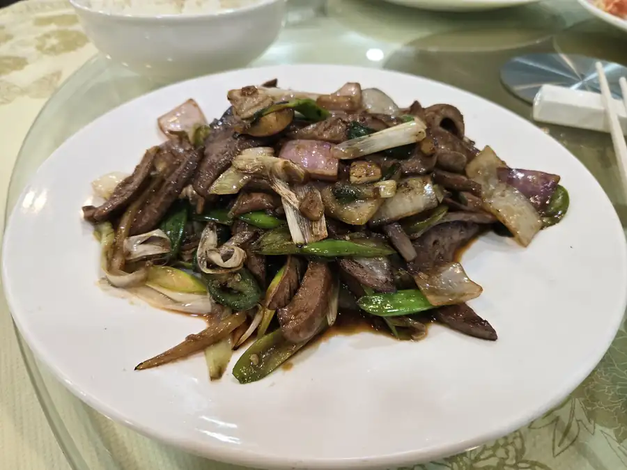 Ginger & Onion Beef Liver · 薑蔥爆牛膶