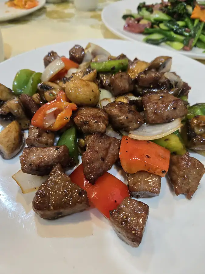 Black Pepper Beef Cubes · 黑椒牛柳粒